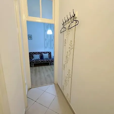 Apartment 1#parliament Sunflower