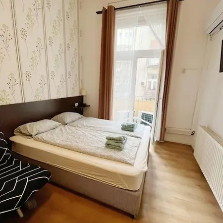 1#parliament Sunflower Apartment
